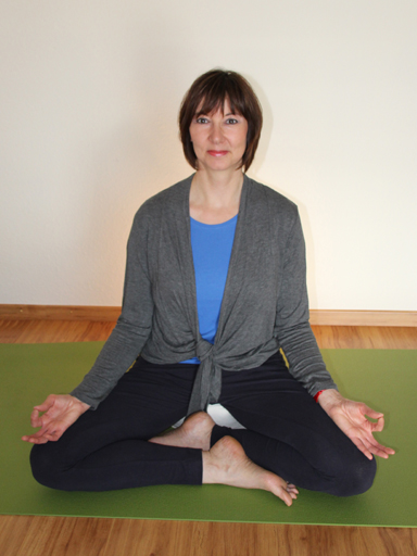 Gabi Peters beim Yoga